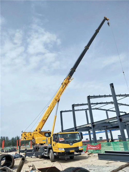 宝鸡市超高层建筑钢结构吊装案例